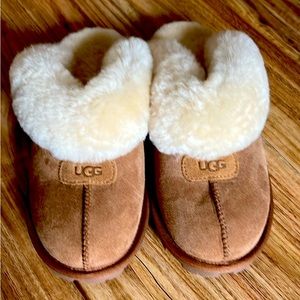 Cute & Comfy UGG Lambswool Slippers
